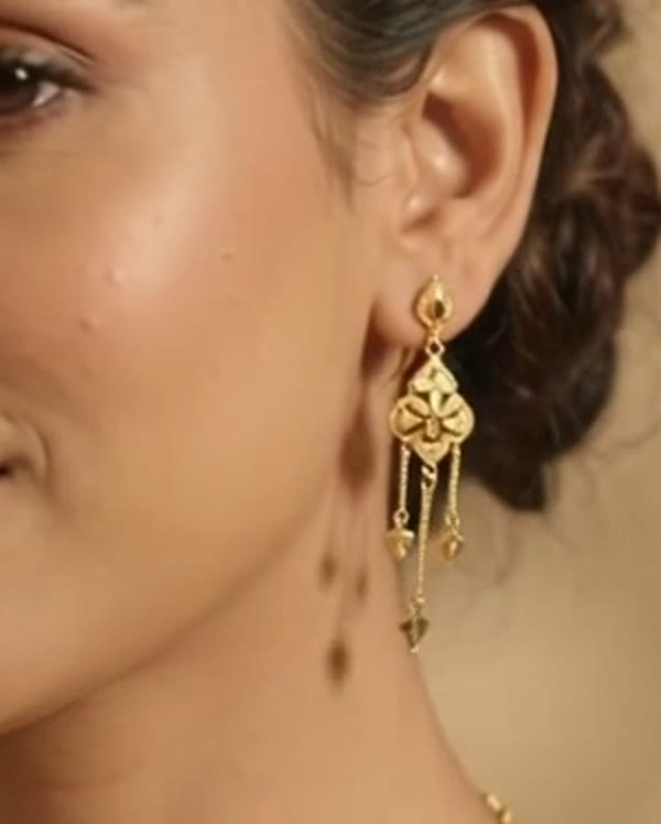 Gold drop earring